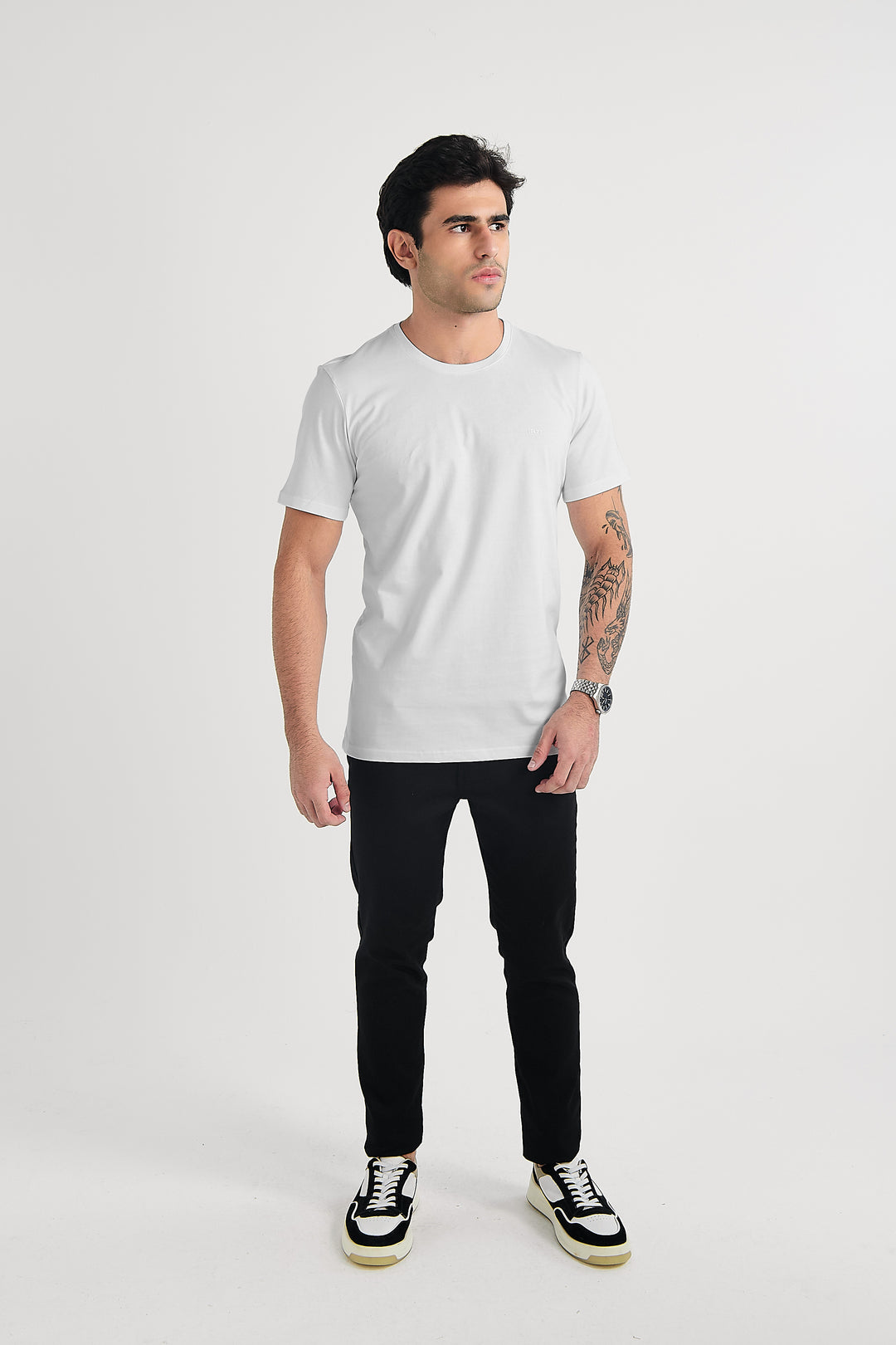 T-SHIRTS BASIC SEM FENDA