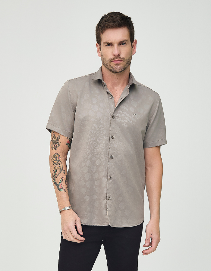 CAMISA MANGA CURTA ESTAMPADA SAFARI