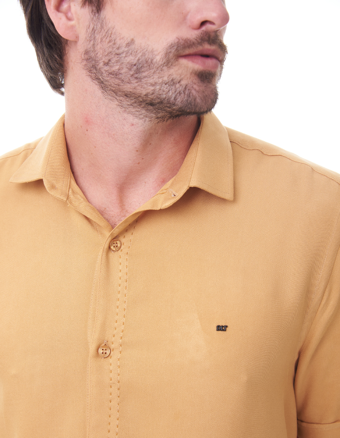 CAMISA DIF M/C DETALHE 3 AGULHAS