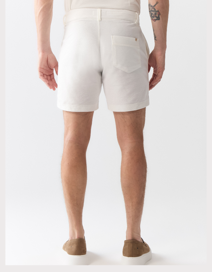 BERMUDA ALFAIATARIA LISO MOLETINHO