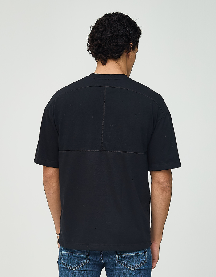 CAMISETA OVERSIZED COM BORDADO