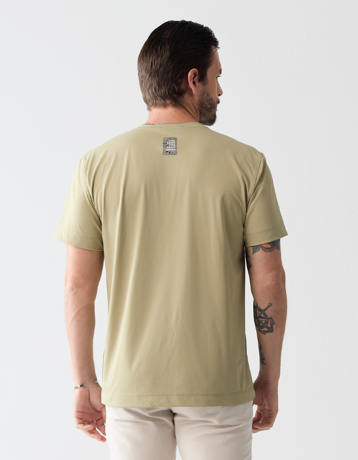 CAMISETA MANGA CURTA LISA TECH VALENTINO III