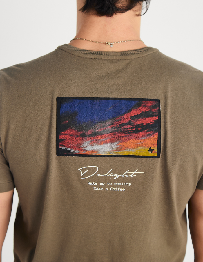 CAMISETA MANGA CURTA ESTAMPADA ESSENCE