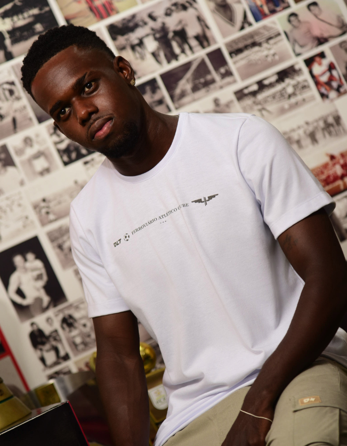 CAMISETA MANGA CURTA ESTAMPADO COLLAB FAC