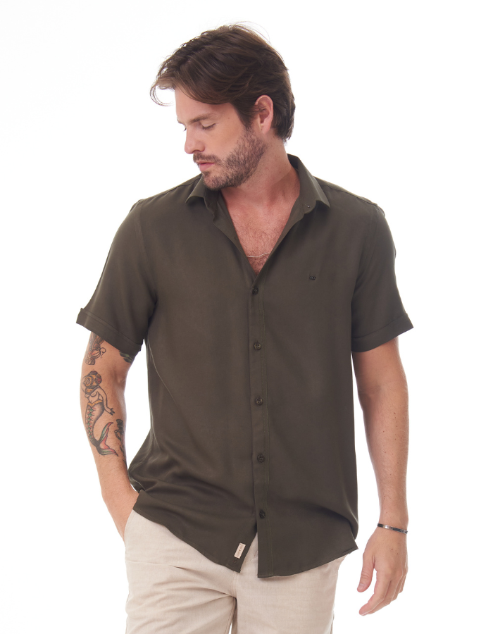 CAMISA DIF M/C DETALHE 3 AGULHAS