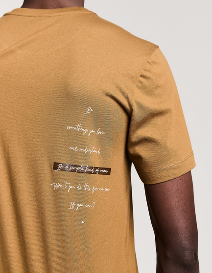 CAMISETA MANGA CURTA ESTAMPADA ESSENCE