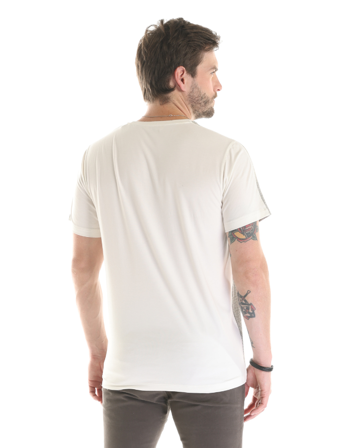 T-SHIRT DIFERENCIADA JACQUARD