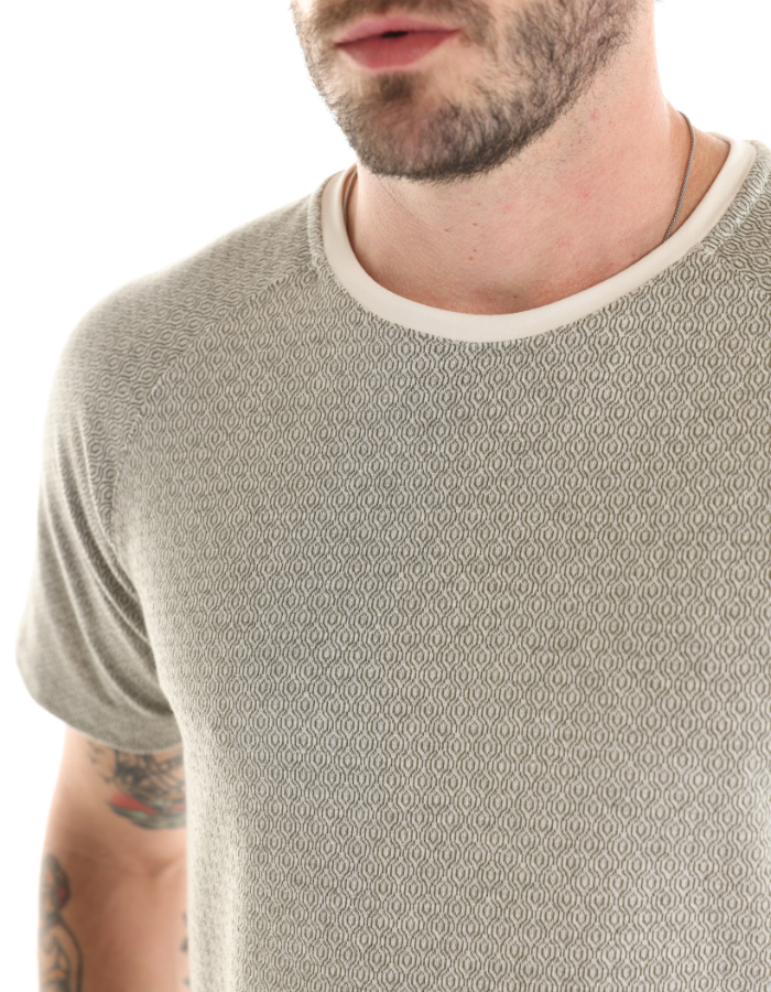 T-SHIRT DIFERENCIADA JACQUARD