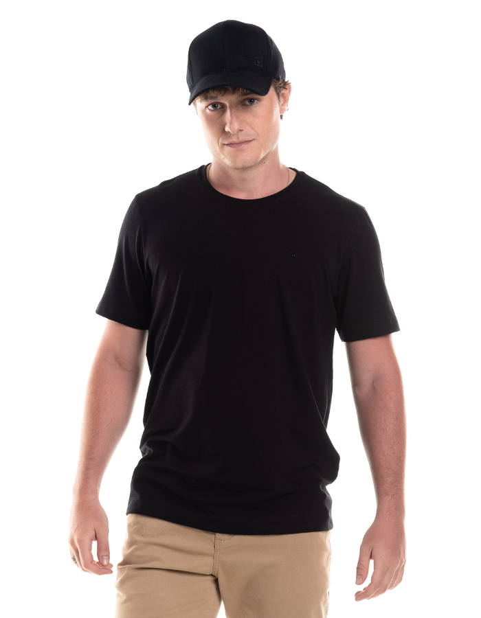 T-SHIRT DIFERENCIADA LIOCEL COM REBITE